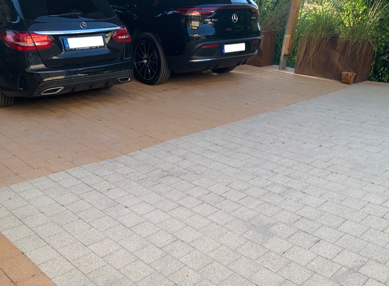 Sauberer Parkplatz nach Hochdruckreinigung